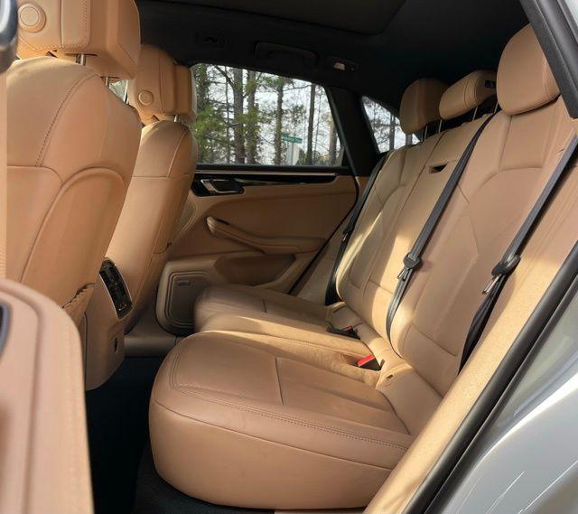 2022 Porsche Macan Base - Photo 15