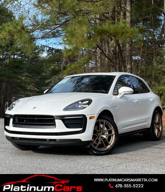 2022 Porsche Macan -'s photo