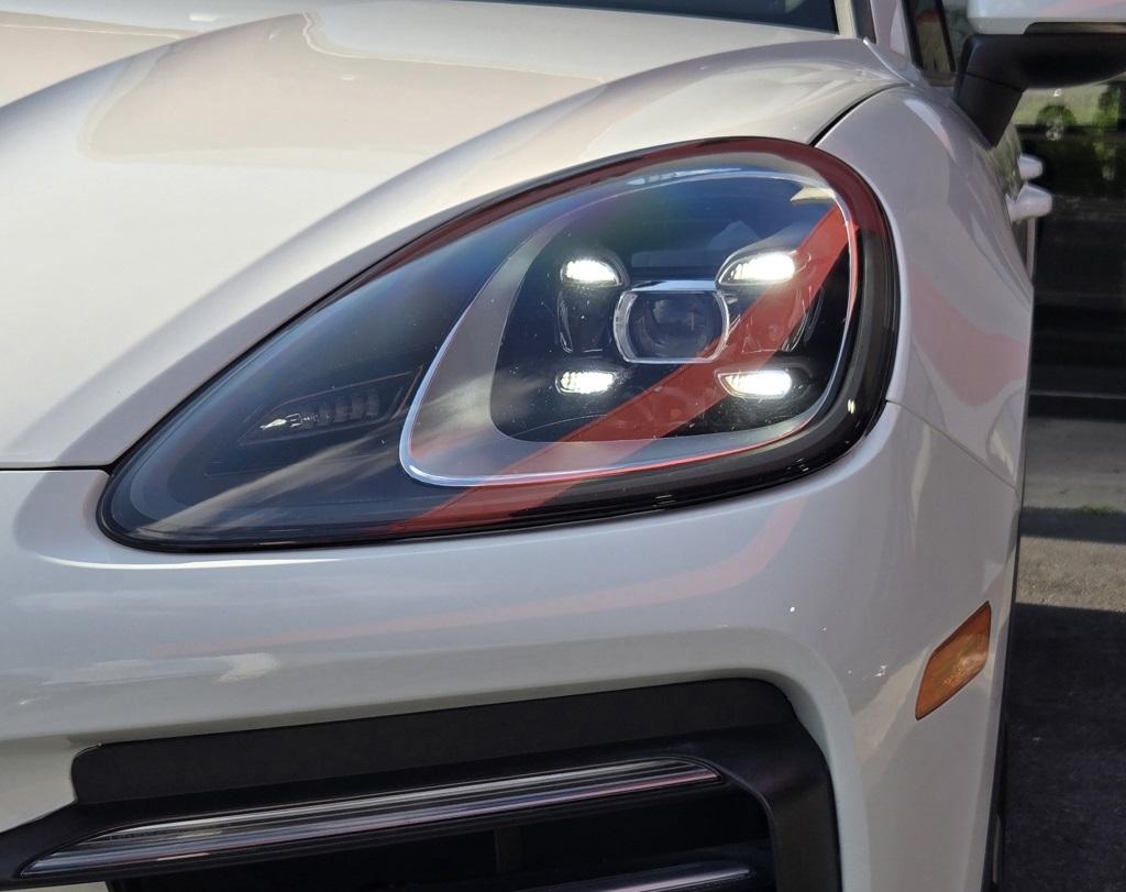 2019 Porsche Cayenne Base photo 13