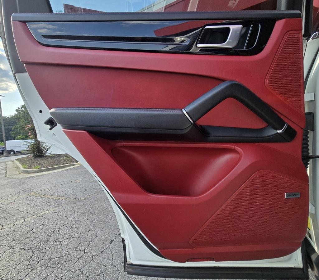 2019 Porsche Cayenne Base photo 14