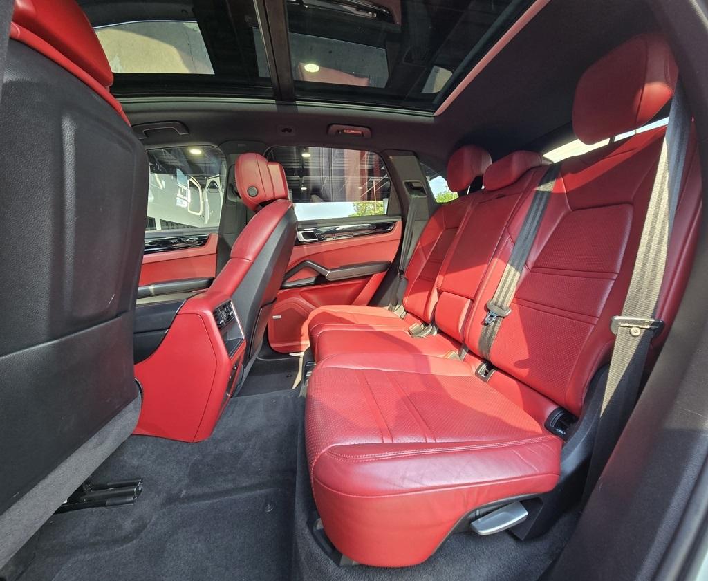 2019 Porsche Cayenne Base photo 15