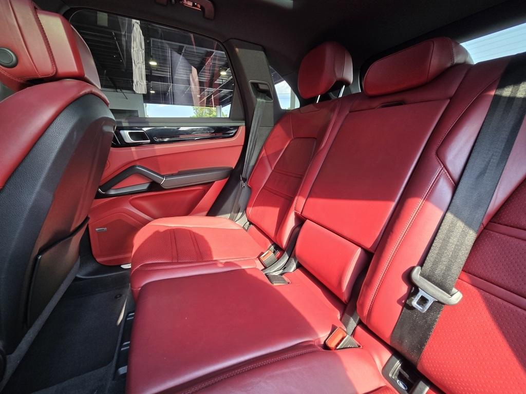 2019 Porsche Cayenne Base photo 16
