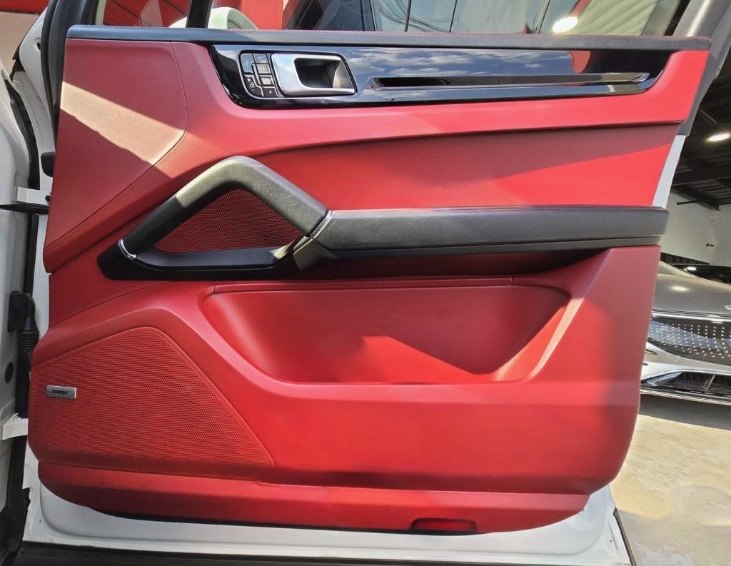 2019 Porsche Cayenne Base photo 21