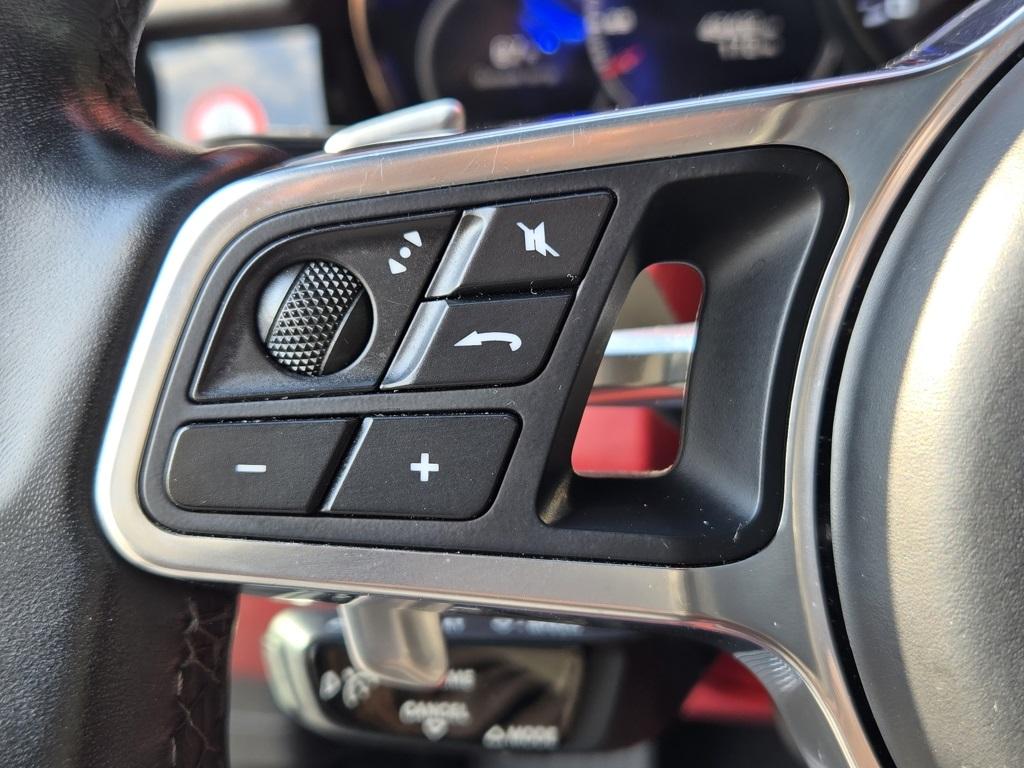2019 Porsche Cayenne Base photo 24