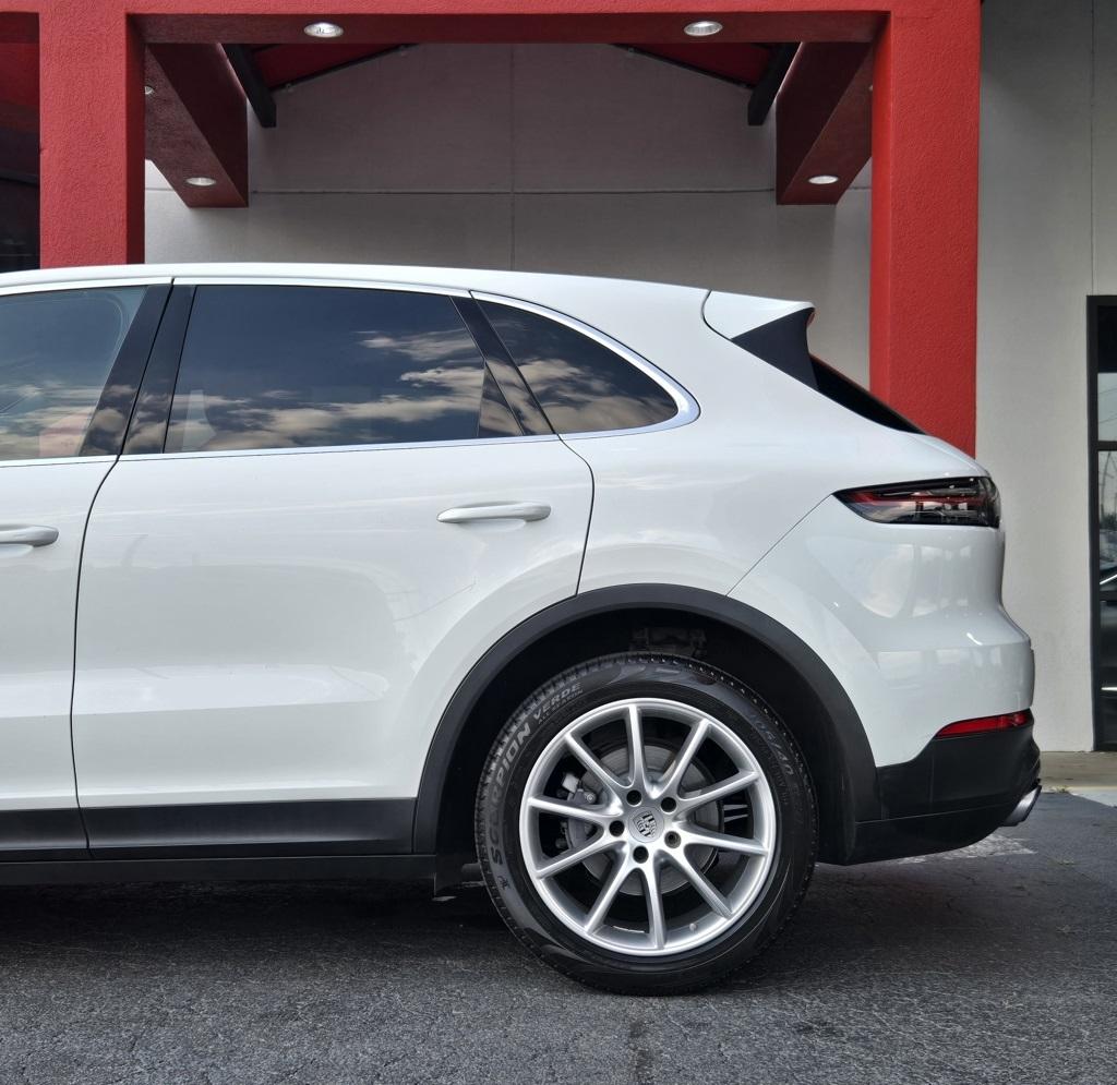 2019 Porsche Cayenne Base photo 6