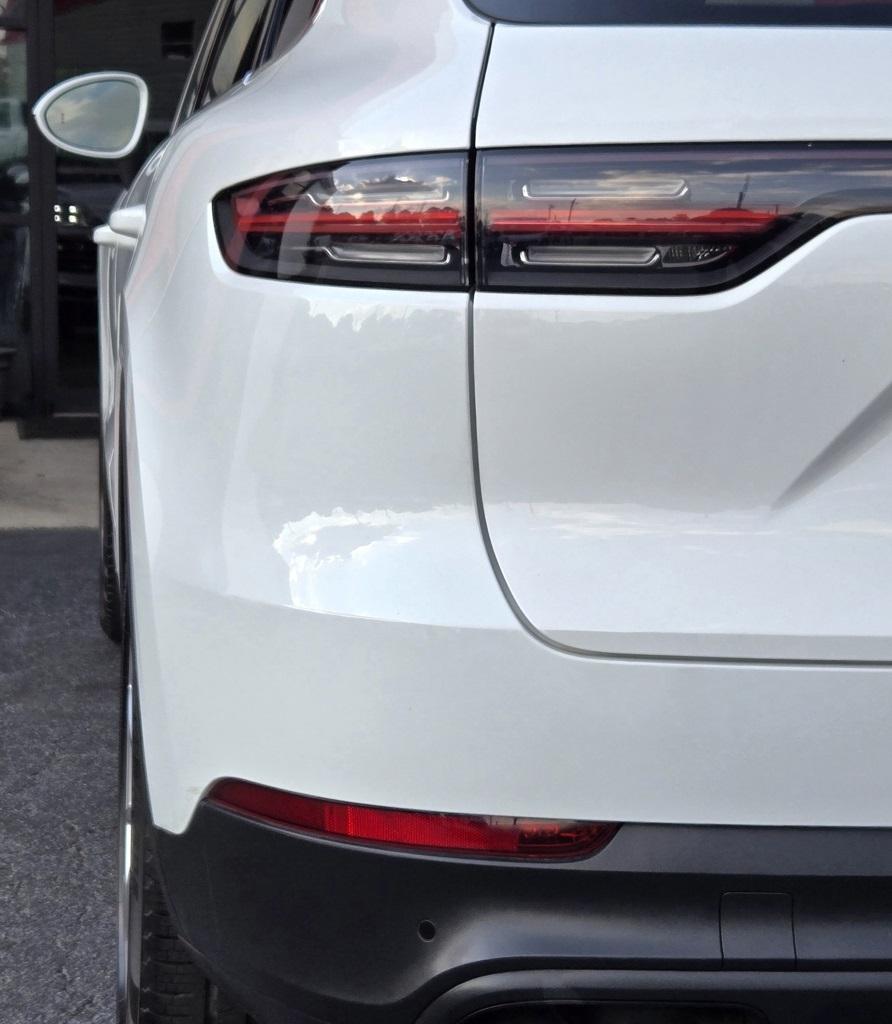 2019 Porsche Cayenne Base photo 9