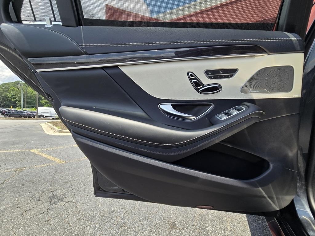 2019 Mercedes Benz S 560 photo 12