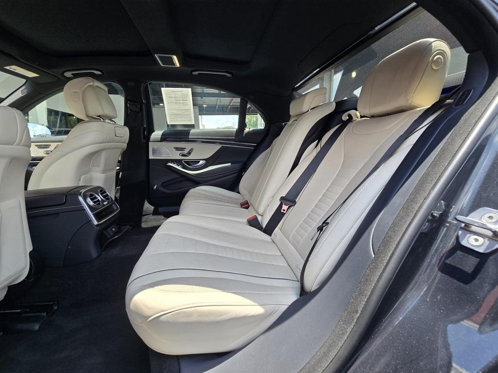2019 Mercedes Benz S 560 photo 13
