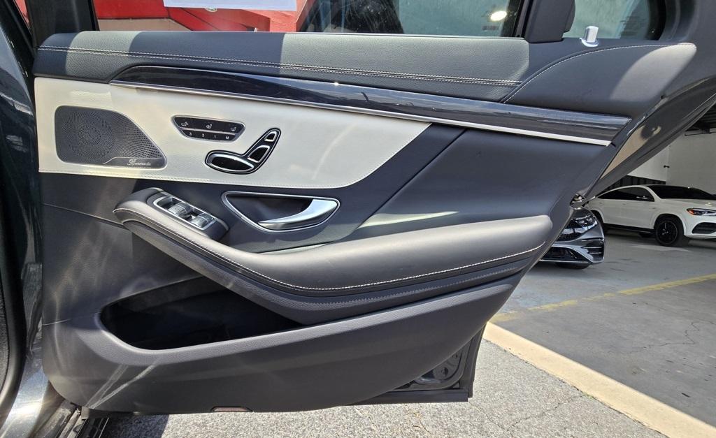 2019 Mercedes Benz S 560 photo 21