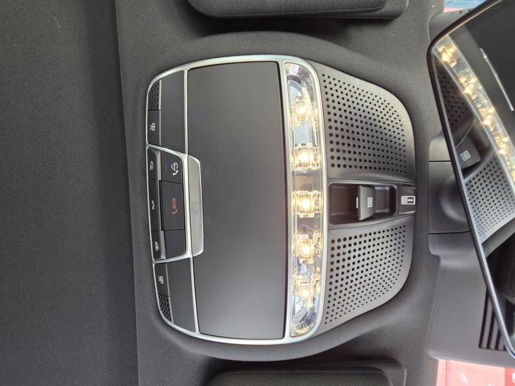 2019 Mercedes Benz S 560 photo 33