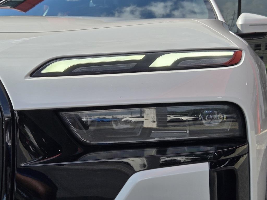 2023 Bmw 740i photo 11