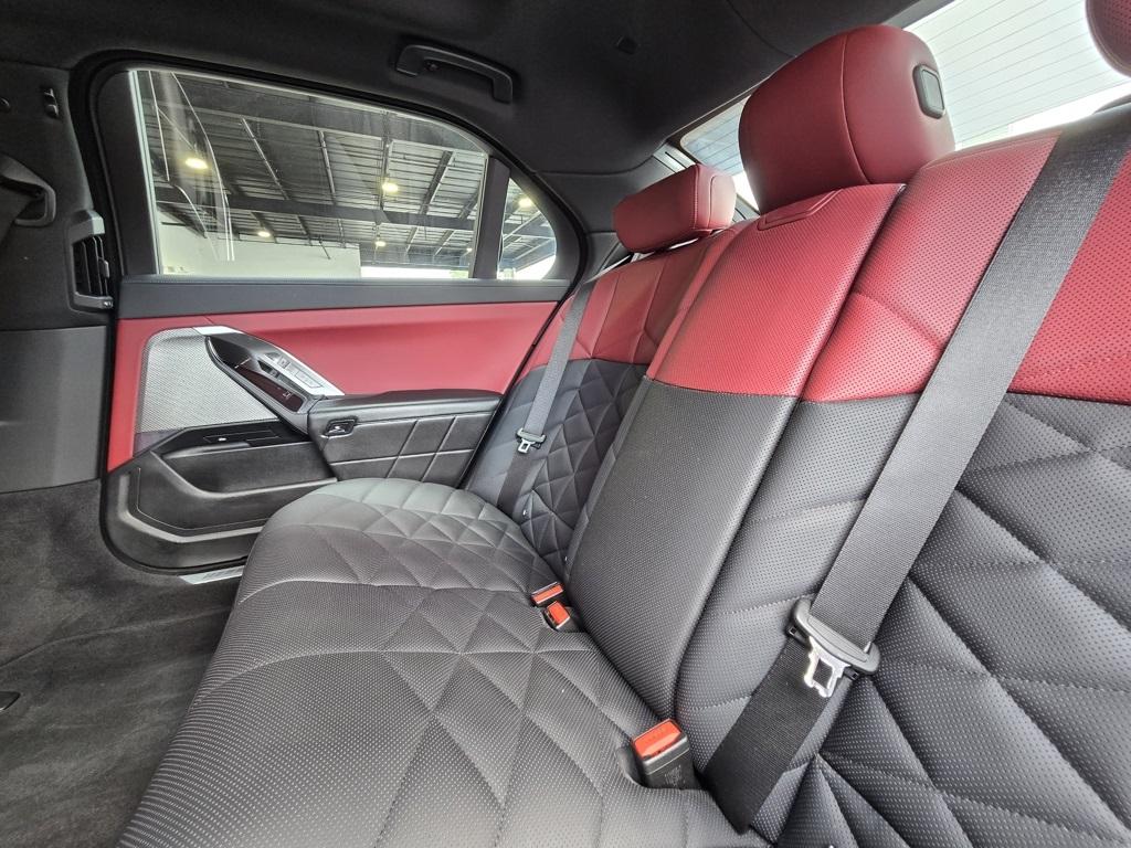 2023 Bmw 740i photo 16