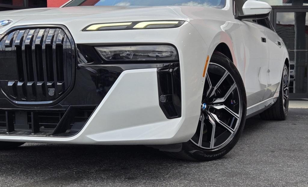 2023 Bmw 740i photo 2