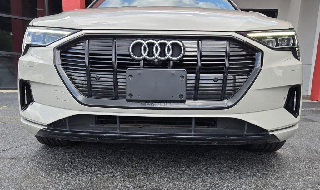 2021 Audi e-tron Premium photo 8