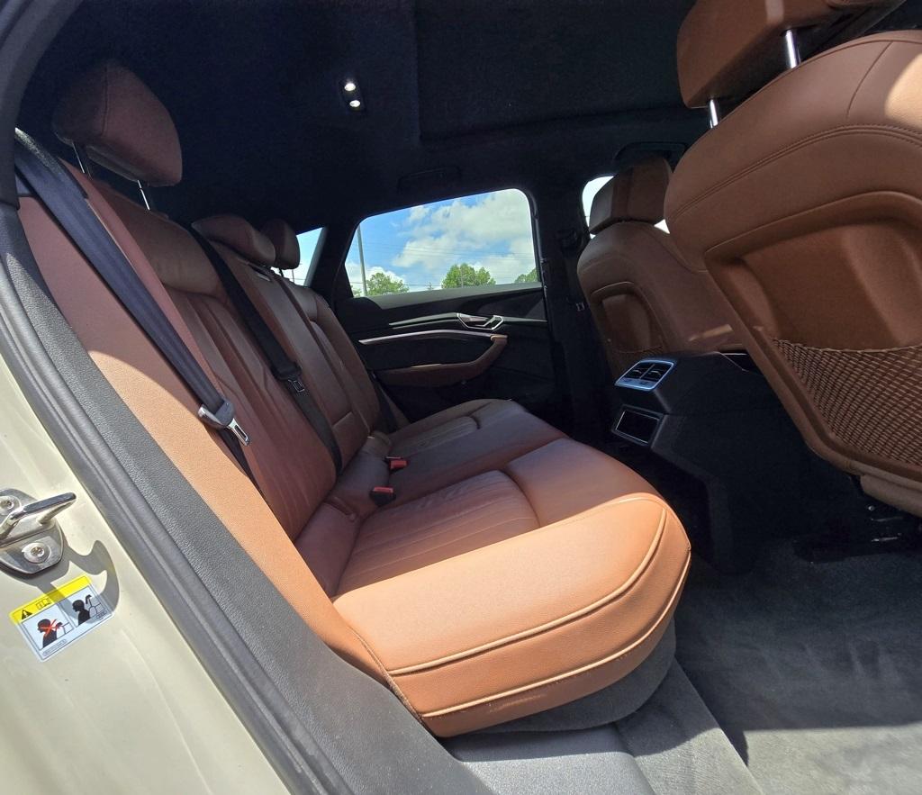 2021 Audi e-tron Premium photo 20