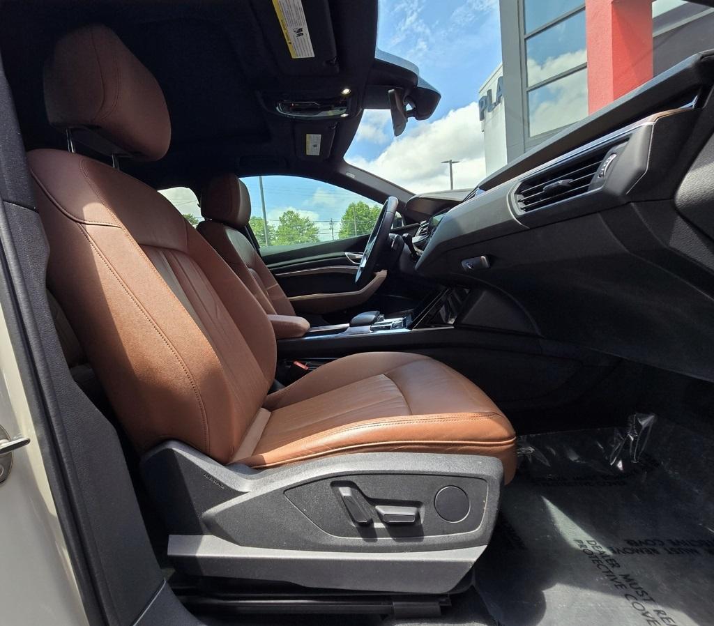 2021 Audi e-tron Premium photo 22