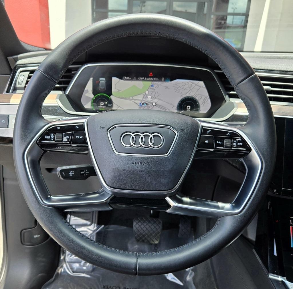 2021 Audi e-tron Premium photo 23