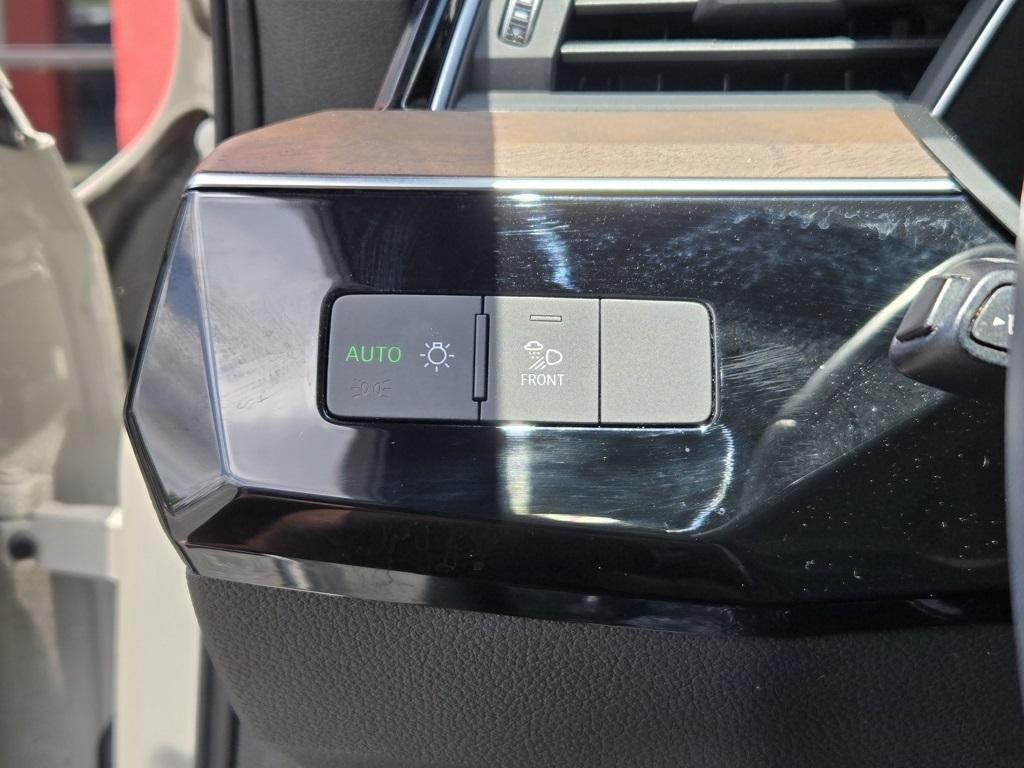 2021 Audi e-tron Premium photo 26