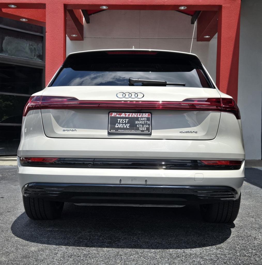 2021 Audi e-tron Premium photo 4