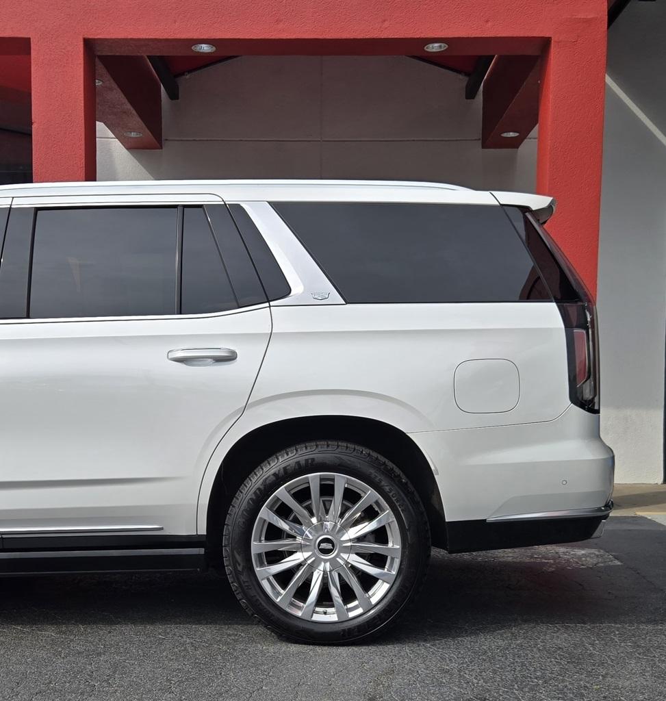 2022 Cadillac Escalade Premium Luxury photo 3