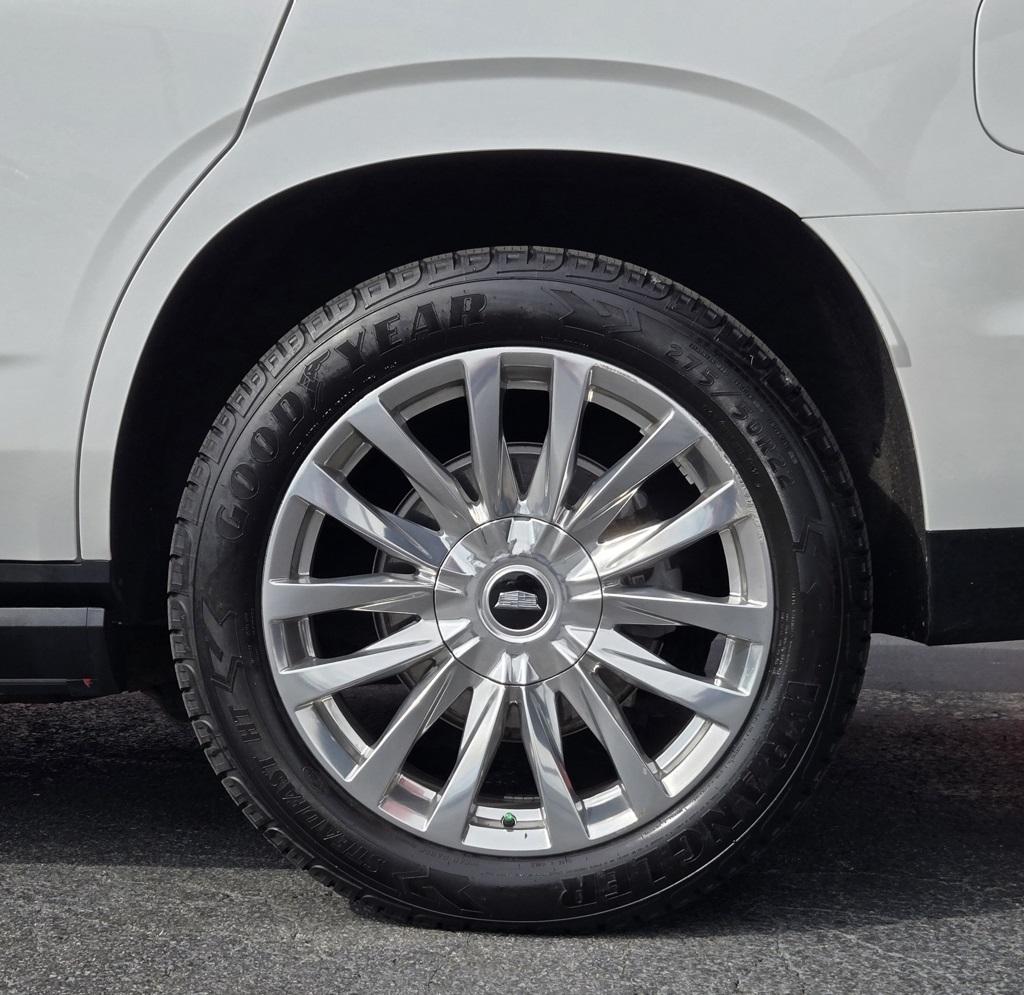 2022 Cadillac Escalade Premium Luxury photo 4