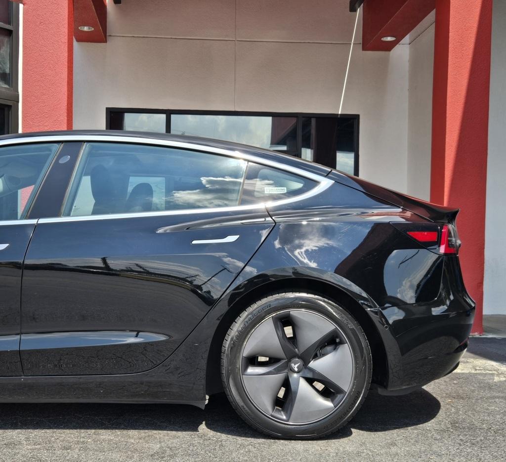 2019 Tesla Model 3 Long Range photo 4