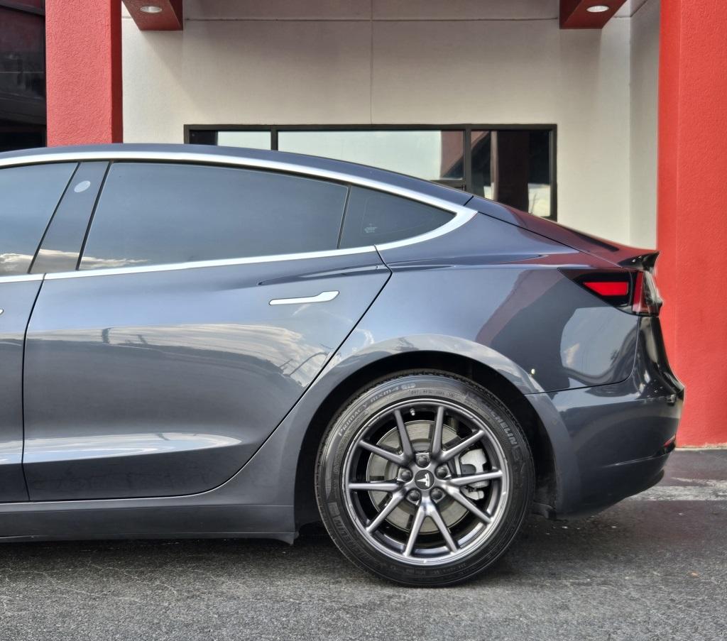 2019 Tesla Model 3 Long Range photo 5