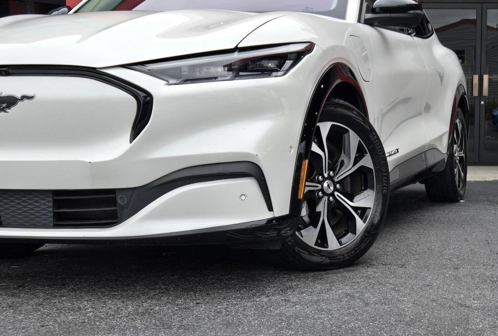 2021 Ford Mustang Mach-E Premium photo 3