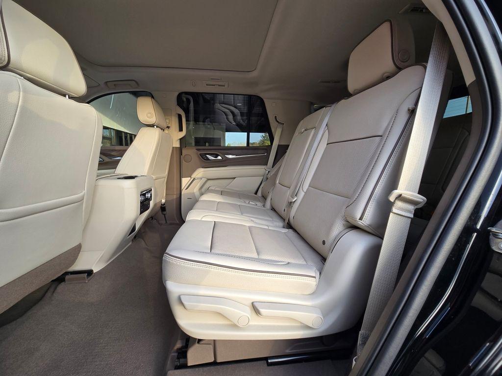 2021 GMC Yukon Denali - Photo 2