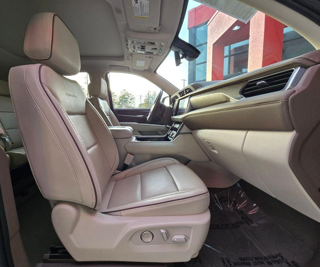 2021 GMC Yukon Denali - Photo 23