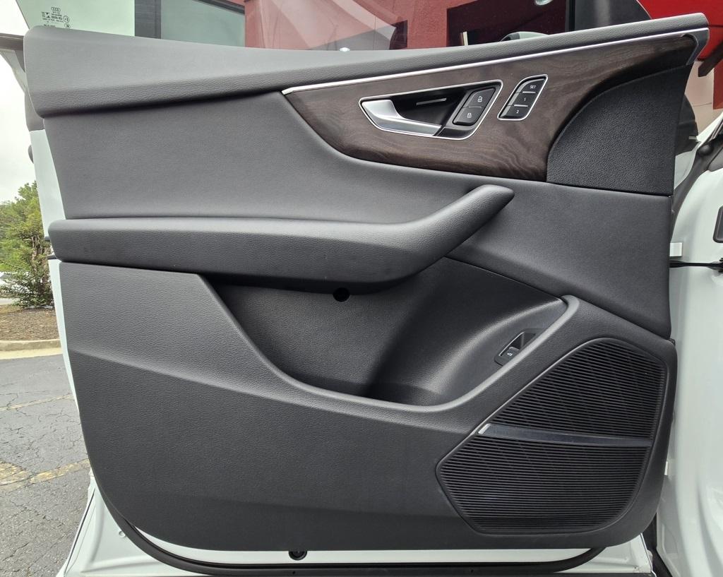 2021 Audi Q8 55 Premium Plus photo 10