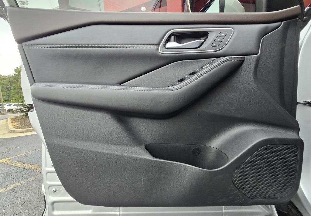 2021 Nissan Rogue SL photo 11
