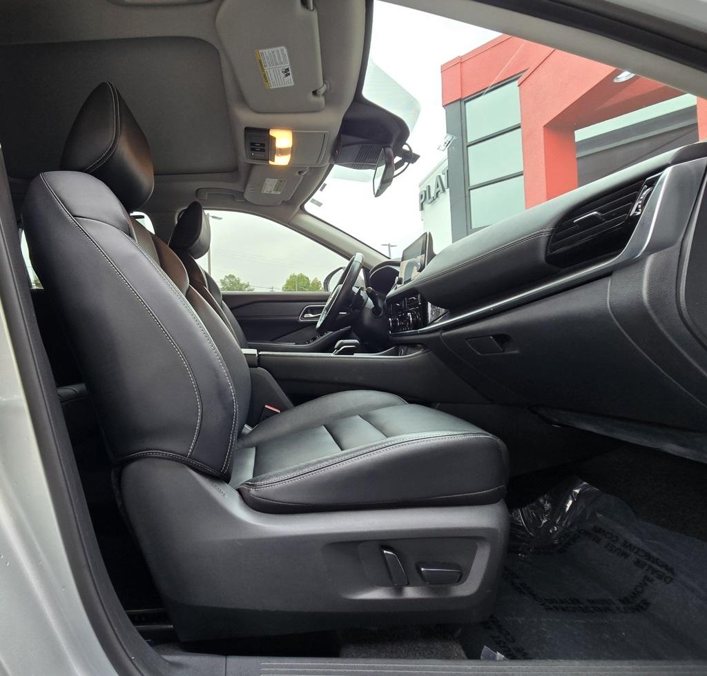 2021 Nissan Rogue SL photo 17