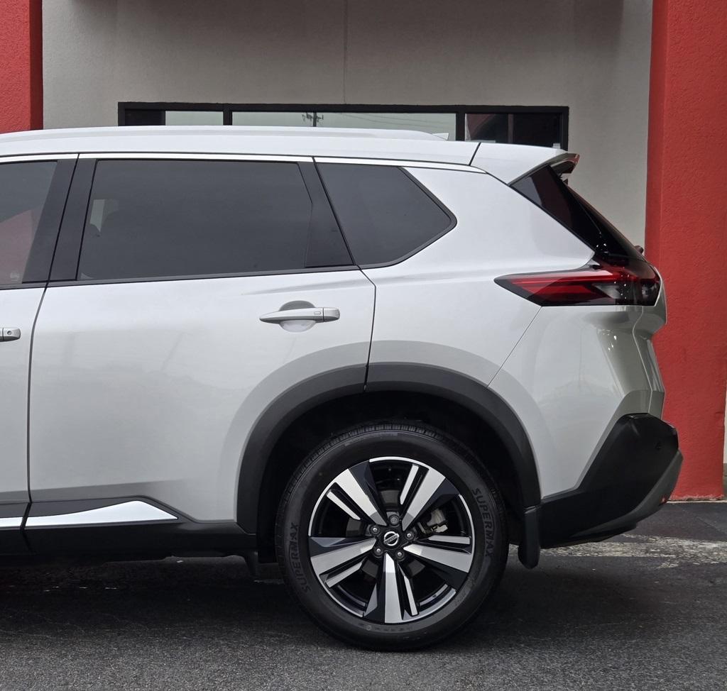 2021 Nissan Rogue SL photo 3