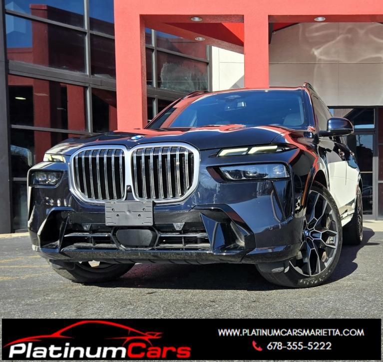 2023 BMW X7 40i's photo