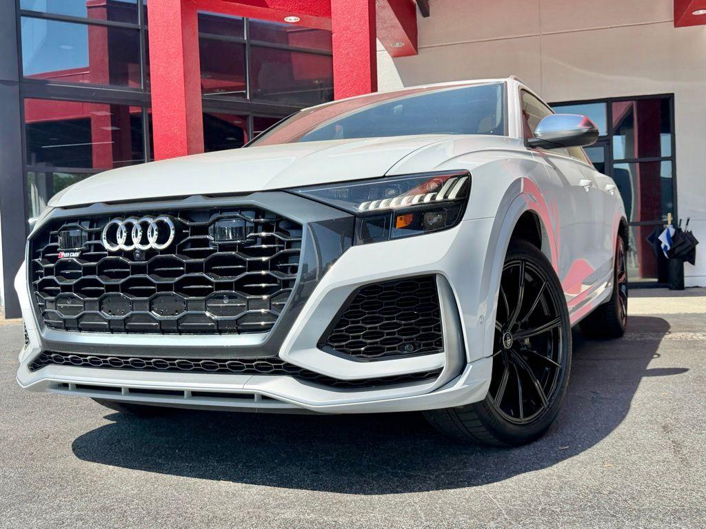 2021 Audi RS Q8 -'s photo